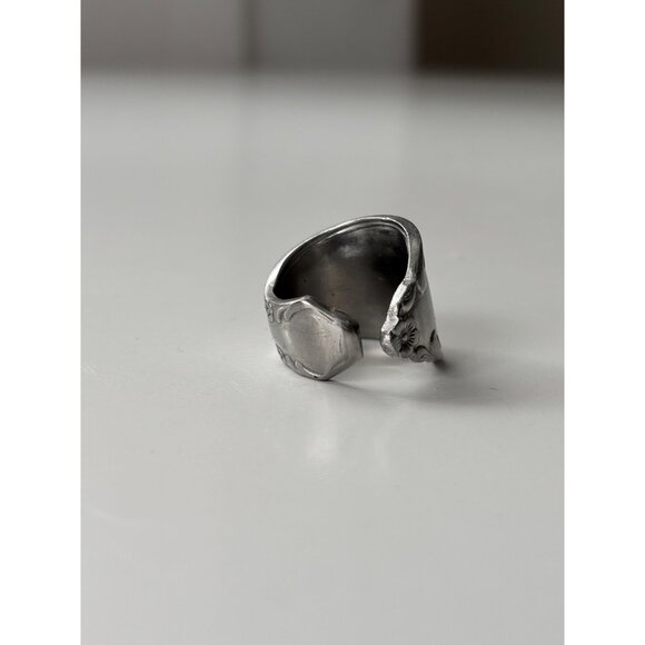 Handmade Monogram “R” Spoon Ring: Size 5 1/4 Upcycled vintage silverware jewelry - Picture 7 of 9